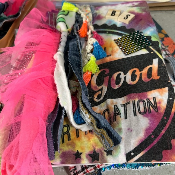 Hot hot 1 of a kind junk journal - Picture 2 of 2